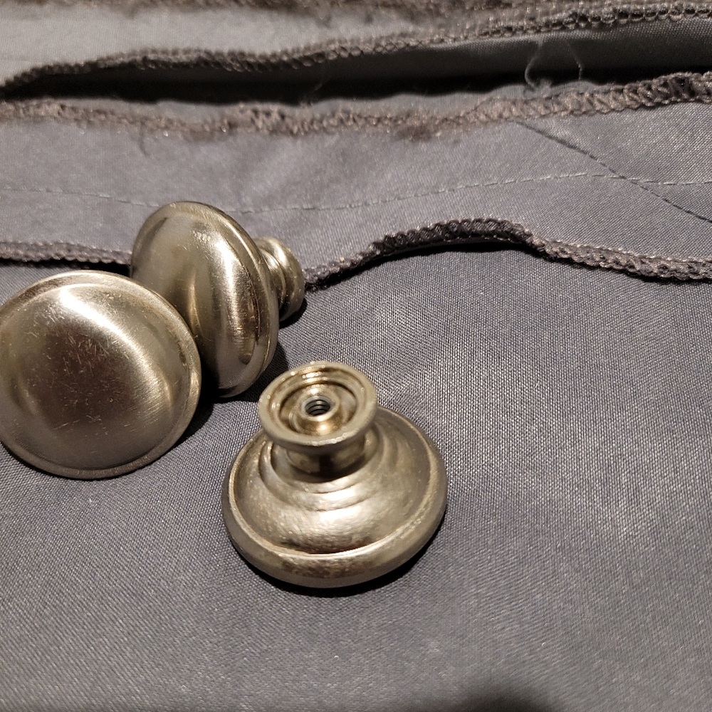 Silver Brushed 19 knobs - Picture 3 of 3